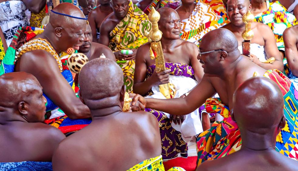 NPP primaries: Bless me and show me the way – Bawumia humbled before Otumfour