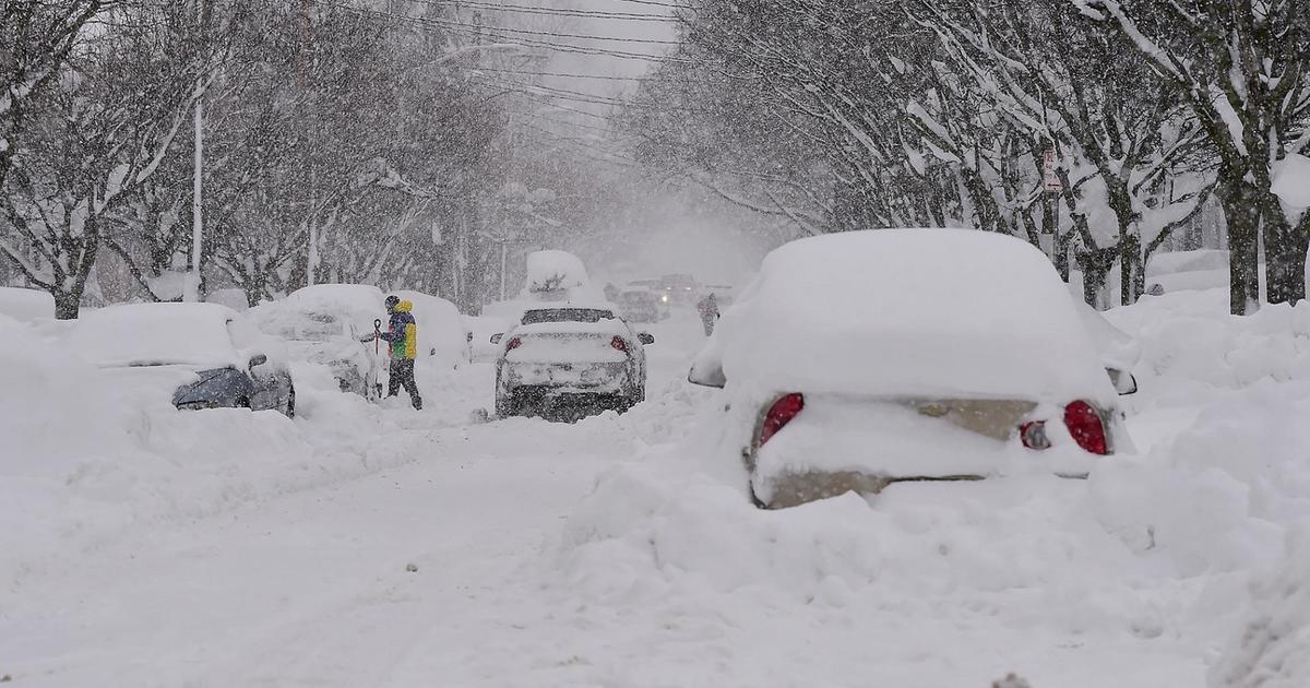 Winter storm kills 90 in US