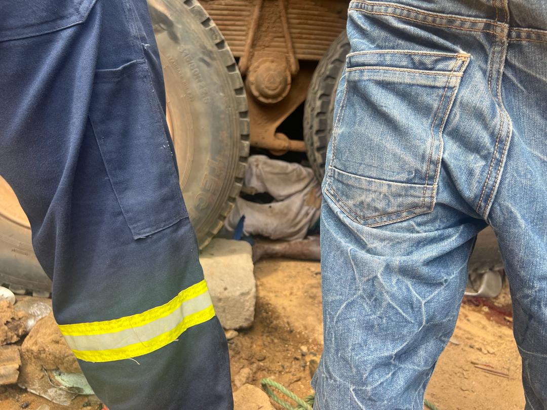 It was a sad scene at Diabene, a community in the Sekondi Takoradi Metropolis of the Western Region when a truck belonging to DANGOTE cement had an accident leading to the death of one person.