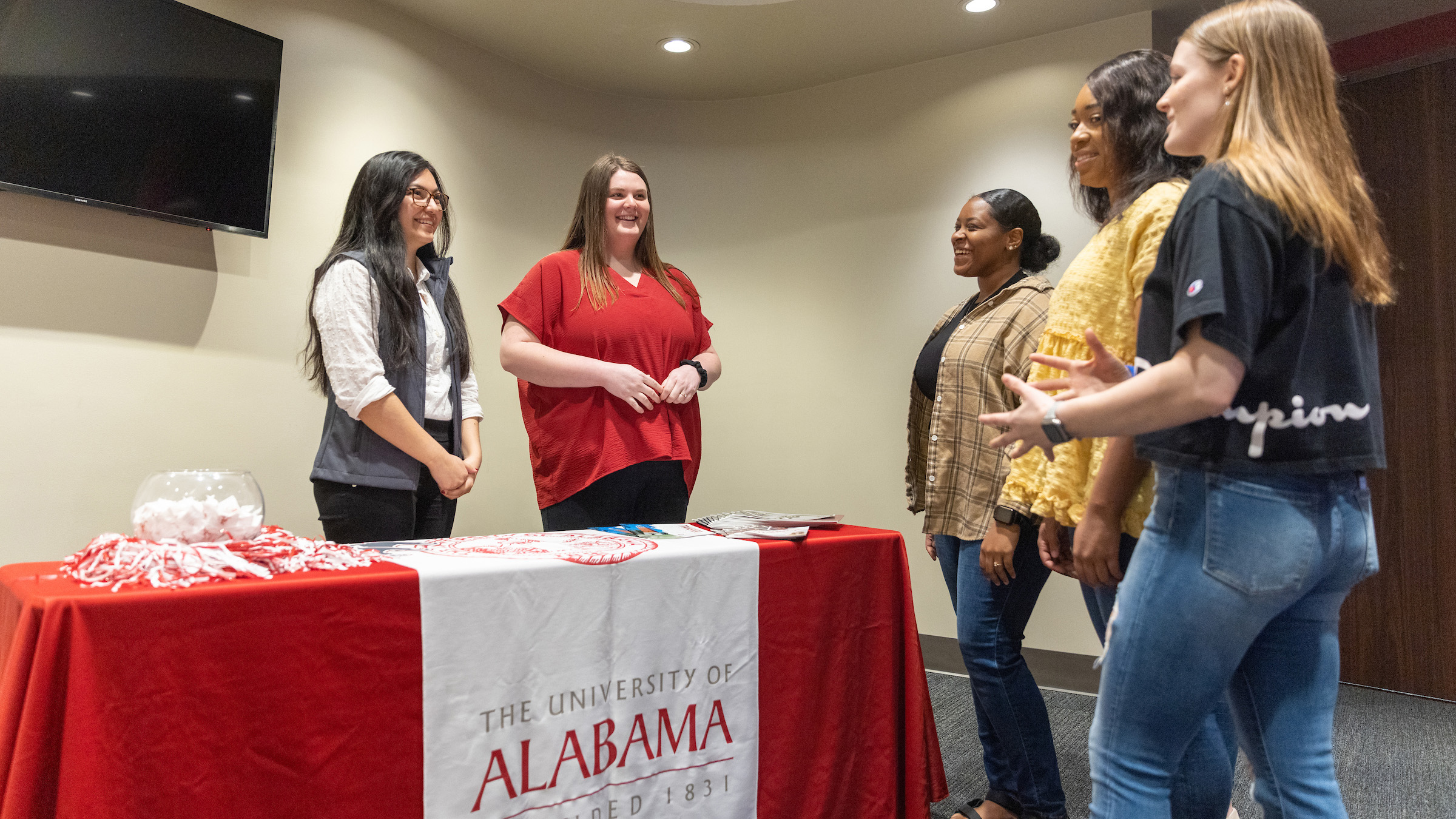 University of Alabama - Competitive Scholarships in Huntsville for students