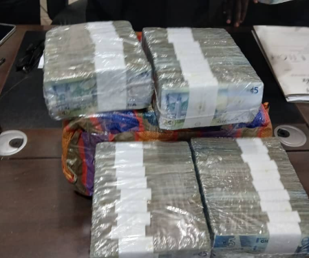 Police return GH¢85,000 found on highway to owner
